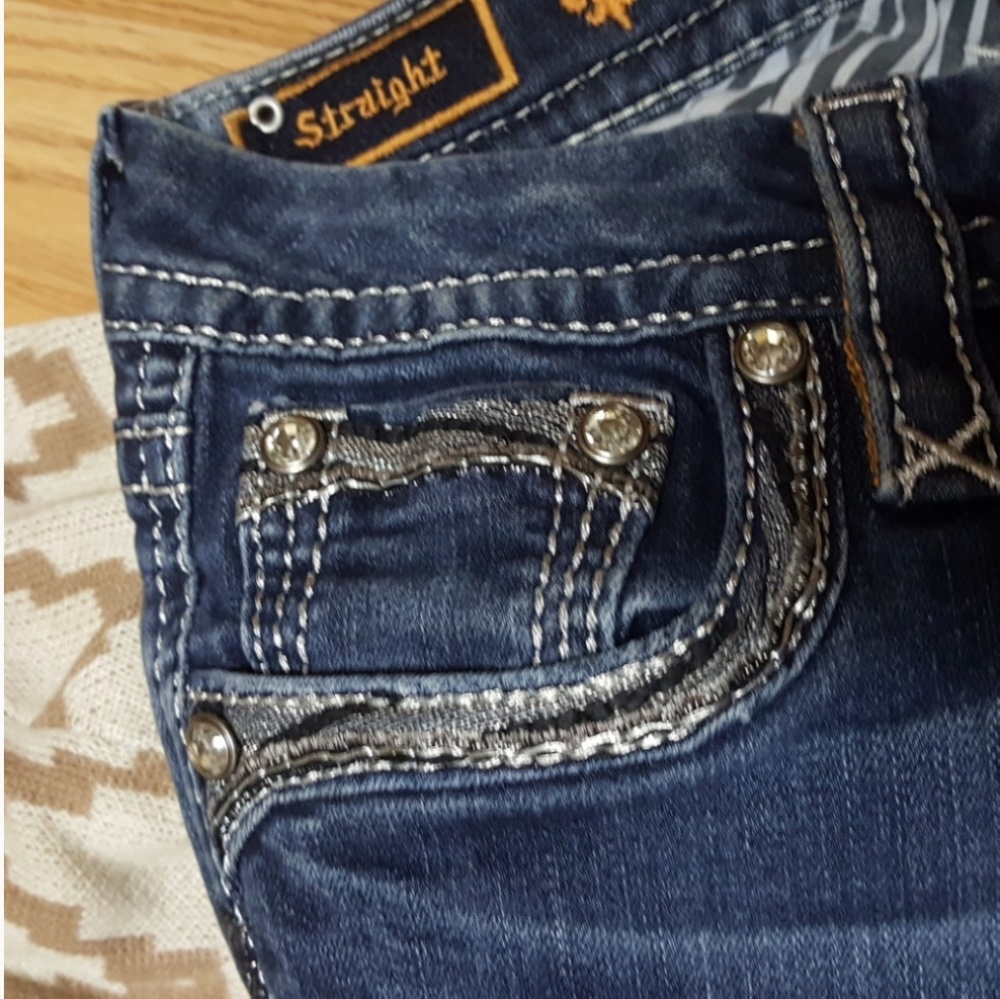 😍🐯😍"Deeka" straightleg Rock Revival jeans - Picture 6 of 7